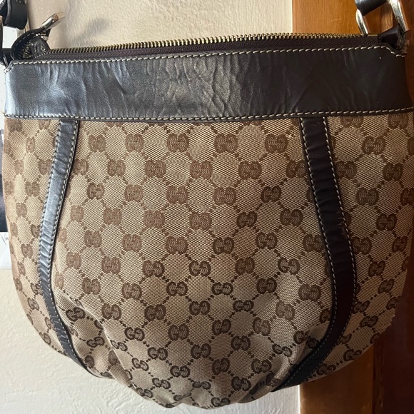 🔥SALE🔥 Authentic Vintage Gucci Monogram Shoulder Crossbody Bag - Picture 8 of 13